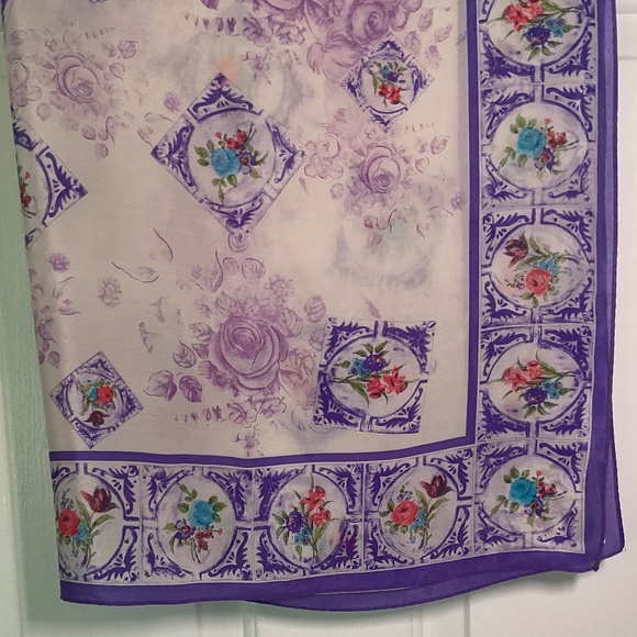 Honey Vintage Silk Scarf - Picture 11 of 16